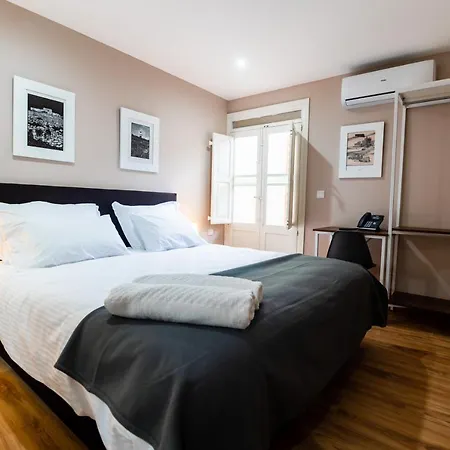Monreal Boutique Townhouse - R024rm3 * Paola